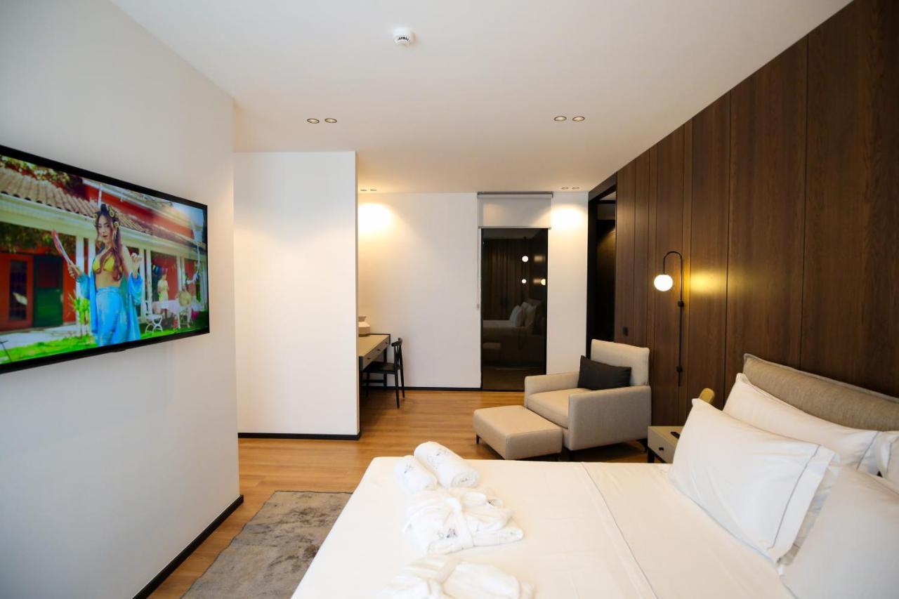 Nobus Hotel & Spa Vlorë Extérieur photo