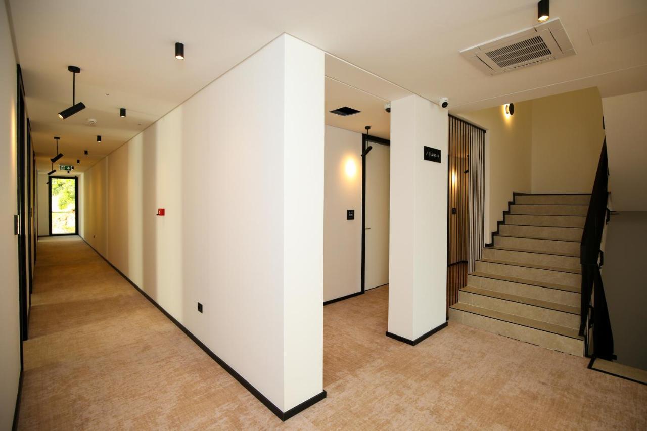 Nobus Hotel & Spa Vlorë Extérieur photo