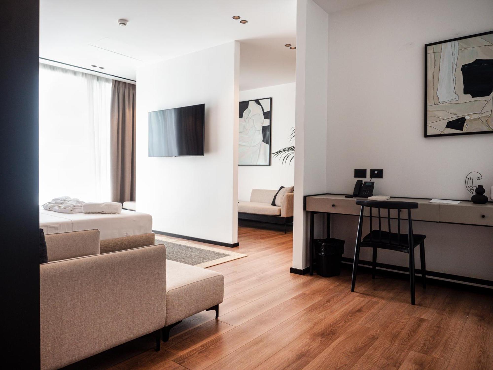 Nobus Hotel & Spa Vlorë Extérieur photo