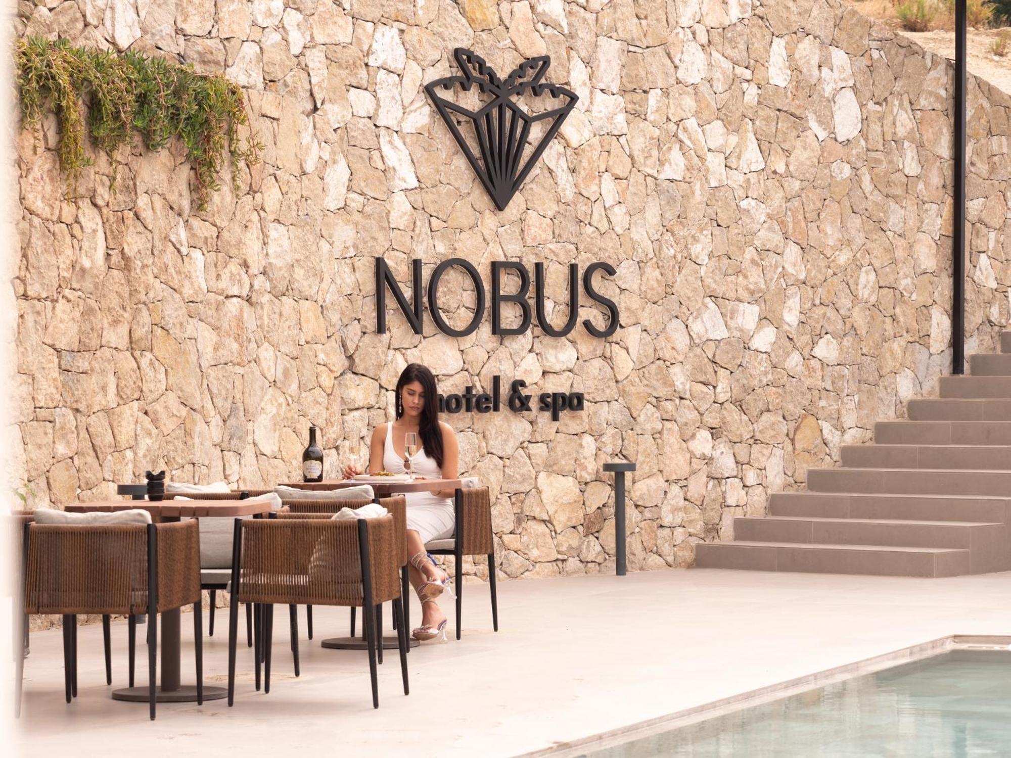 Nobus Hotel & Spa Vlorë Extérieur photo